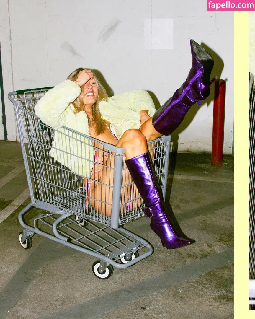 Bella White / bbellaawhite Onlyfans Photo Gallery 