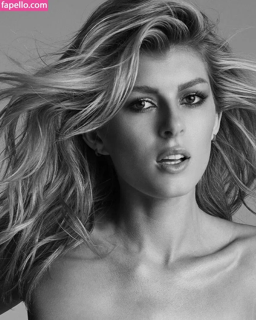 Bella White / bbellaawhite Onlyfans Photo Gallery 