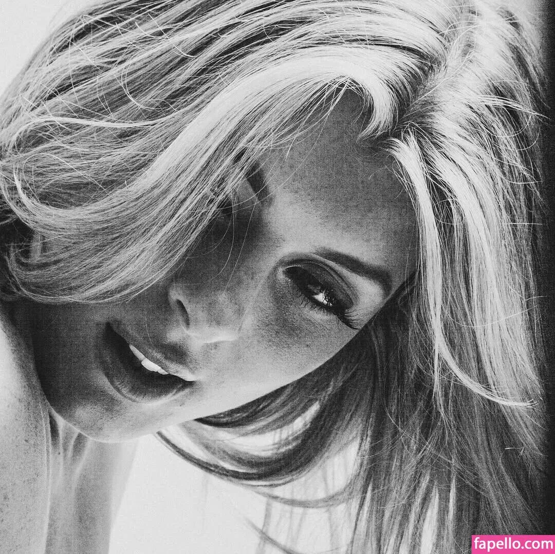 Bella White / bbellaawhite Onlyfans Photo Gallery 