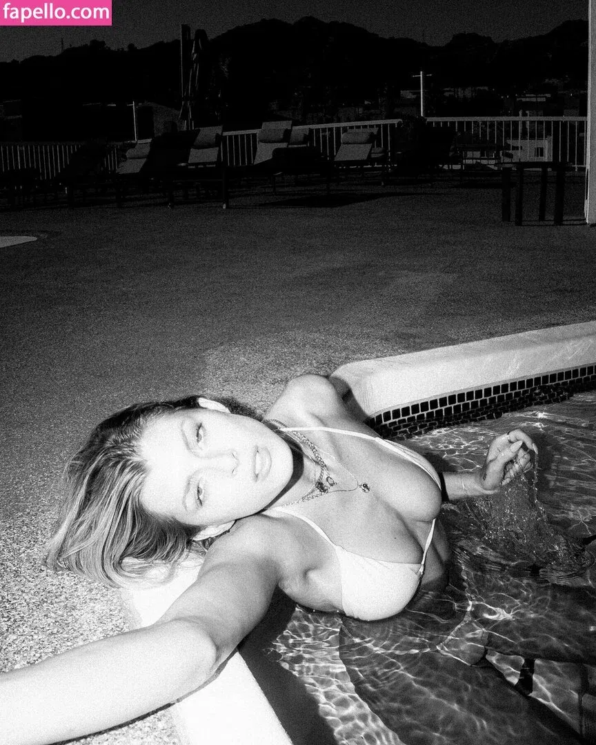 Bella White / bbellaawhite Onlyfans Photo Gallery 