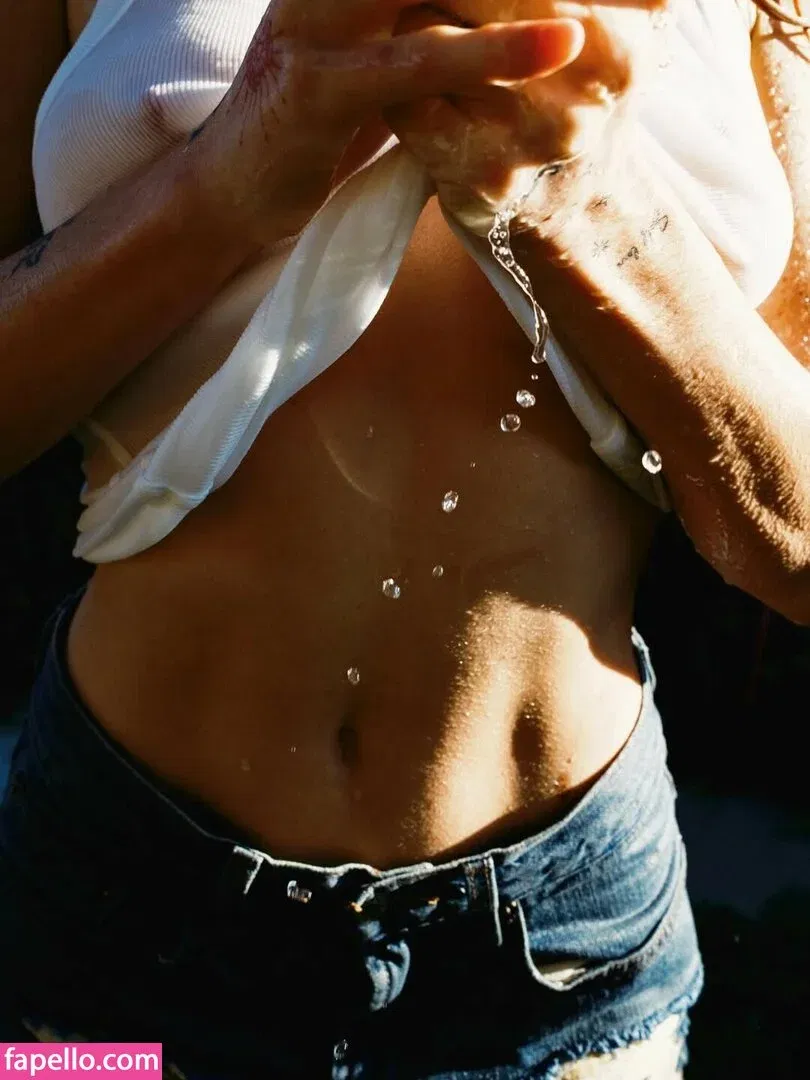 Bella White / bbellaawhite Onlyfans Photo Gallery 