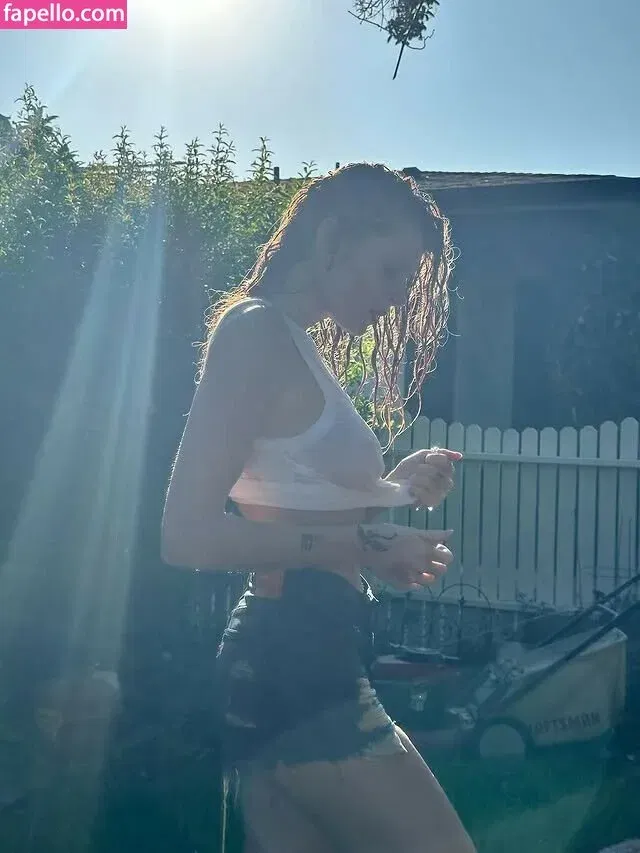 Bella White / bbellaawhite Onlyfans Photo Gallery 