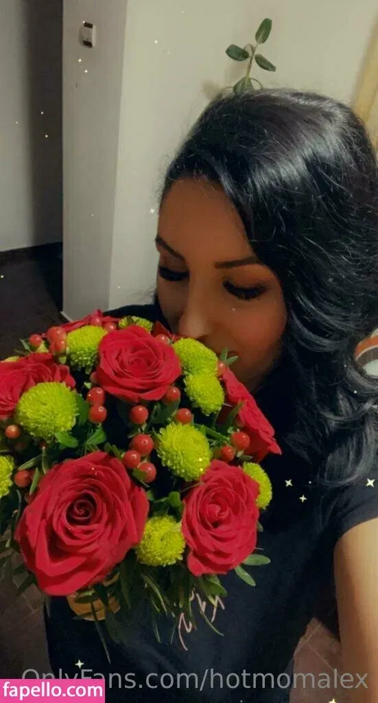 hotmomalex / hotmomalexxox Onlyfans Photo Gallery 