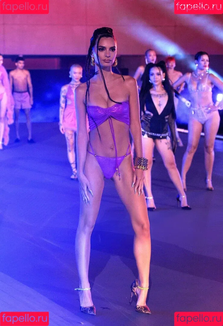 Bella Poarch / bellapoarch / bllapoarch Onlyfans Photo Gallery 
