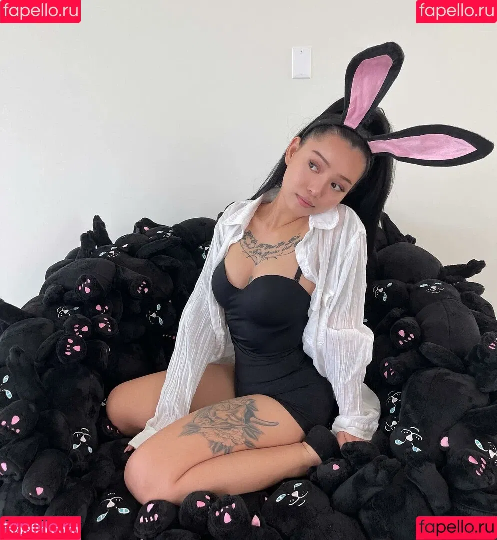 Bella Poarch / bellapoarch / bllapoarch Onlyfans Photo Gallery 