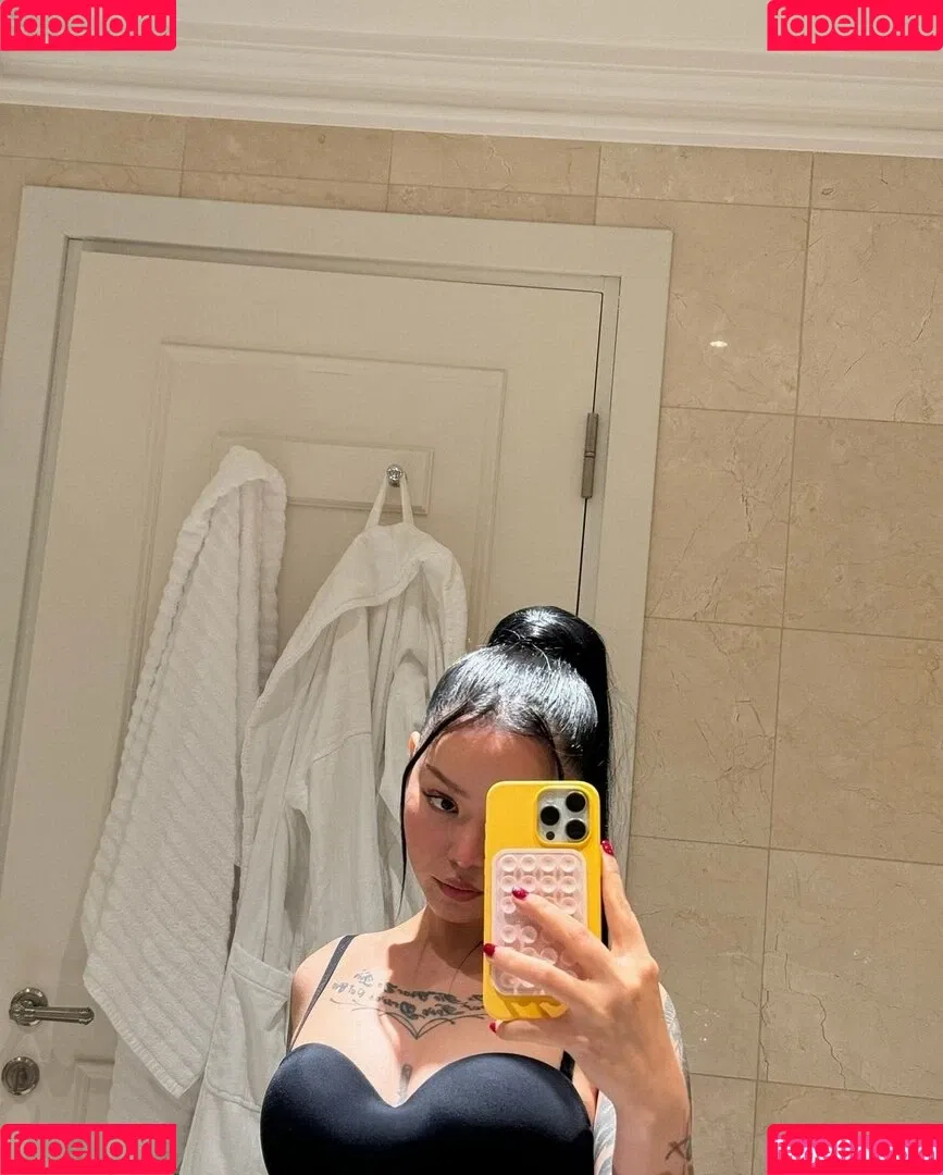 Bella Poarch / bellapoarch / bllapoarch Onlyfans Photo Gallery 