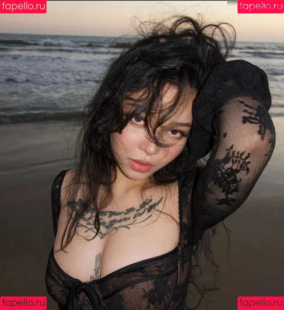 Bella Poarch / bellapoarch / bllapoarch Onlyfans Photo Gallery 