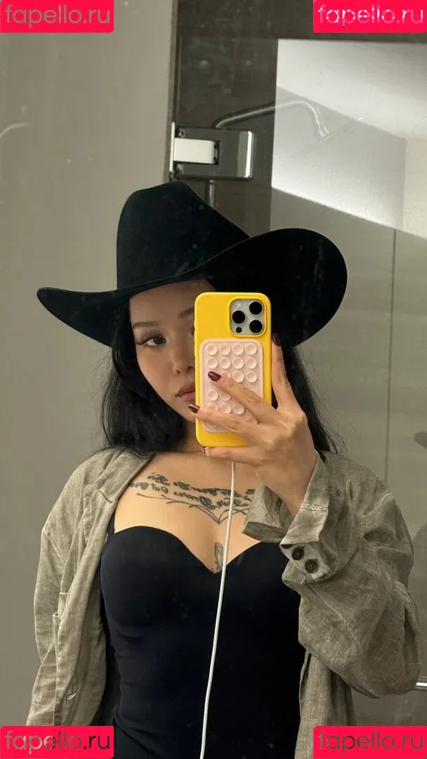 Bella Poarch / bellapoarch / bllapoarch Onlyfans Photo Gallery 