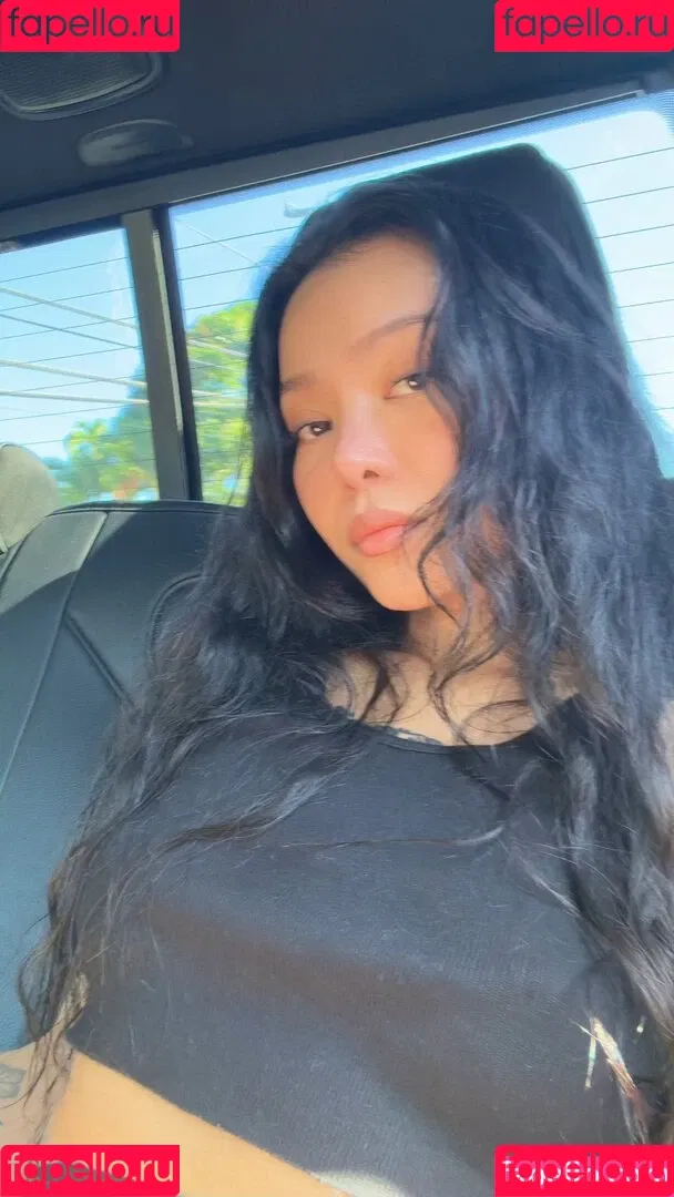 Bella Poarch / bellapoarch / bllapoarch Onlyfans Photo Gallery 