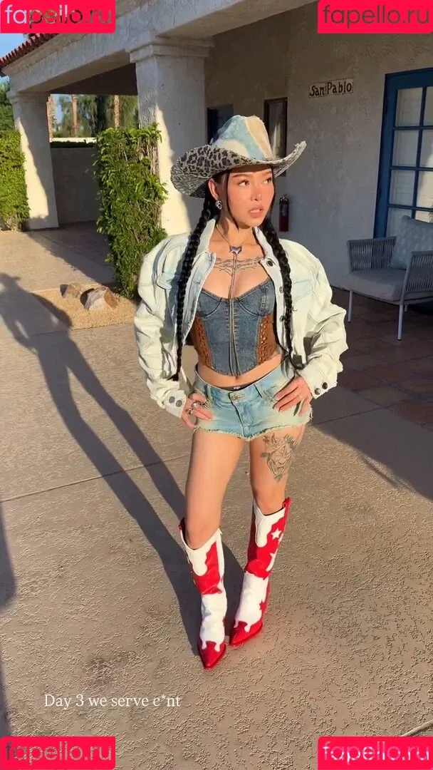 Bella Poarch / bellapoarch / bllapoarch Onlyfans Photo Gallery 