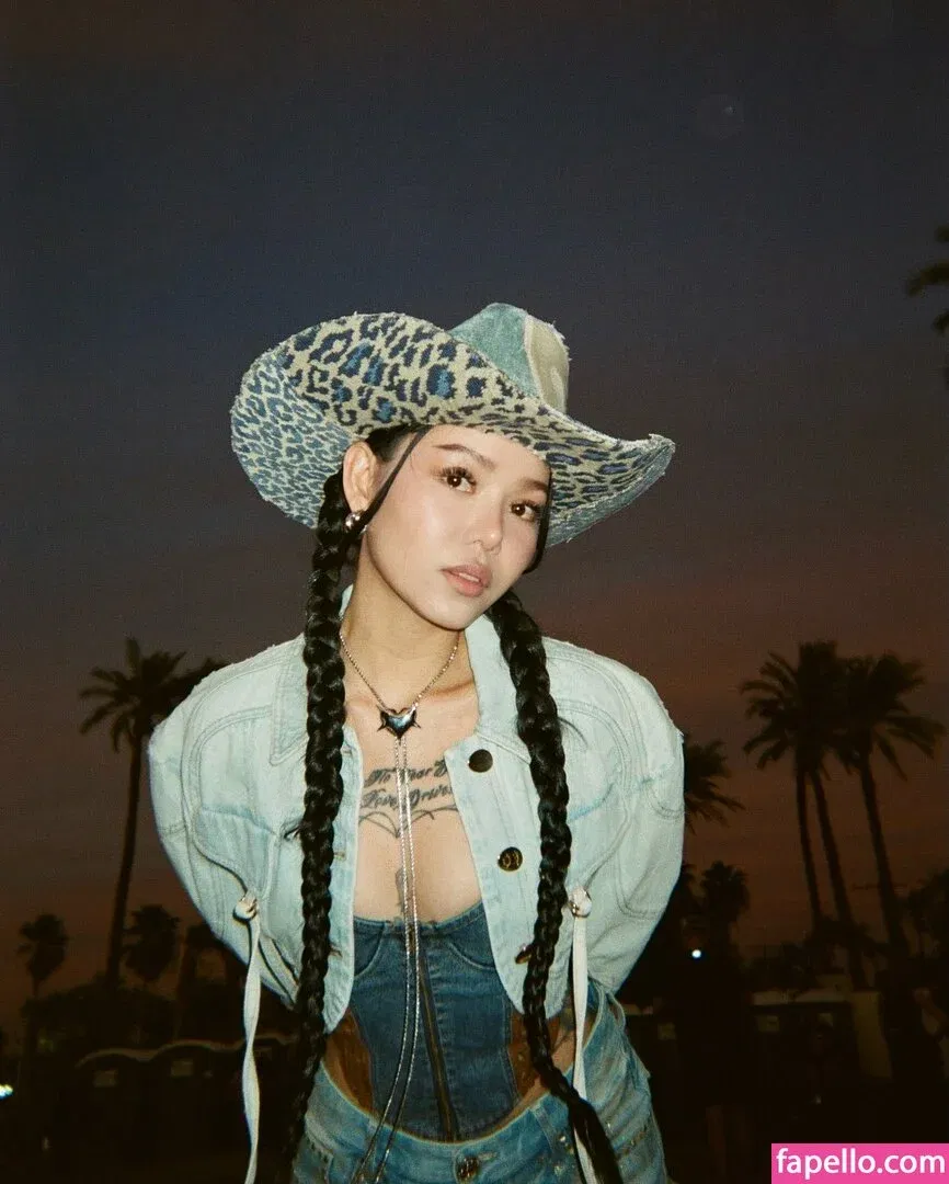 Bella Poarch / bellapoarch / bllapoarch Onlyfans Photo Gallery 