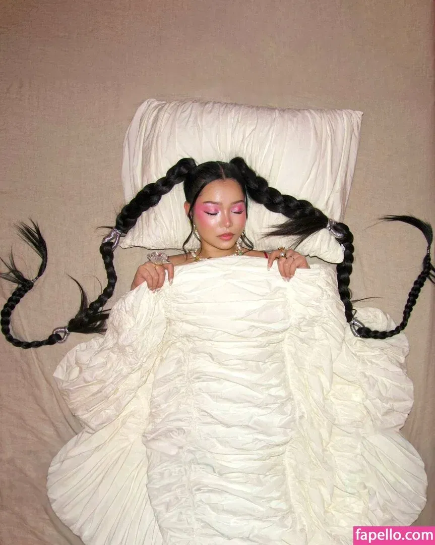 Bella Poarch / bellapoarch / bllapoarch Onlyfans Photo Gallery 