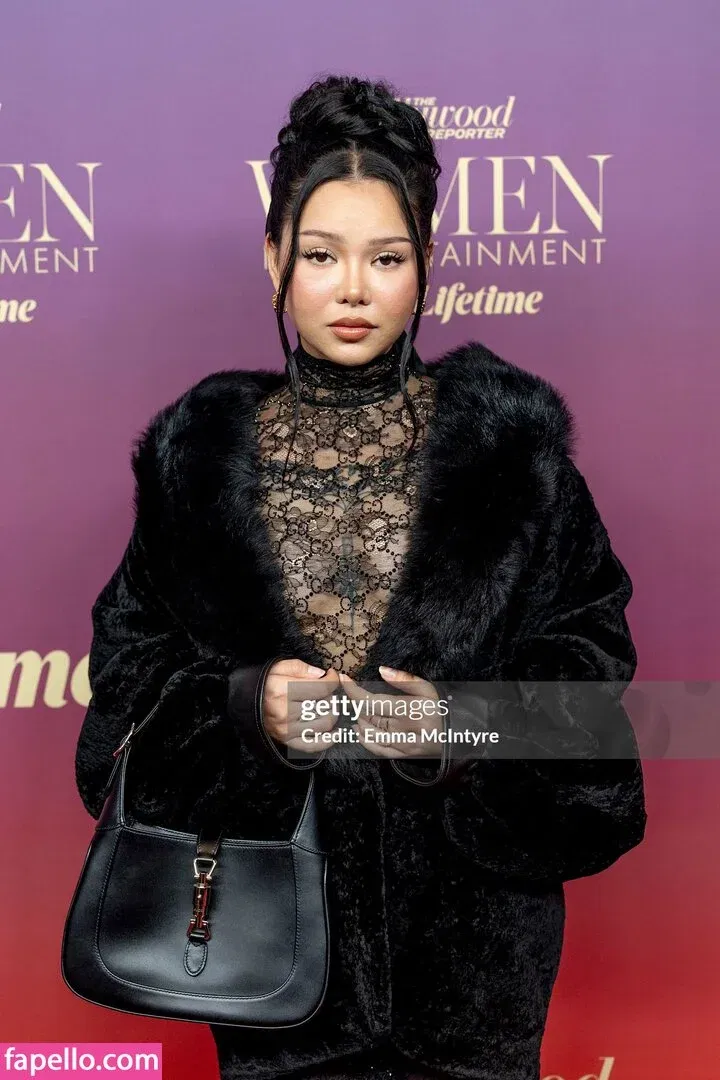 Bella Poarch / bellapoarch / bllapoarch Onlyfans Photo Gallery 