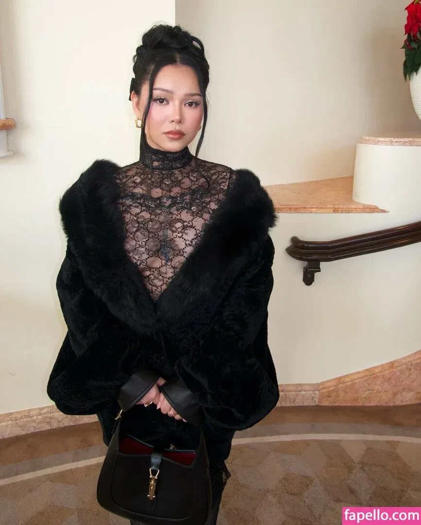 Bella Poarch / bellapoarch / bllapoarch Onlyfans Photo Gallery 