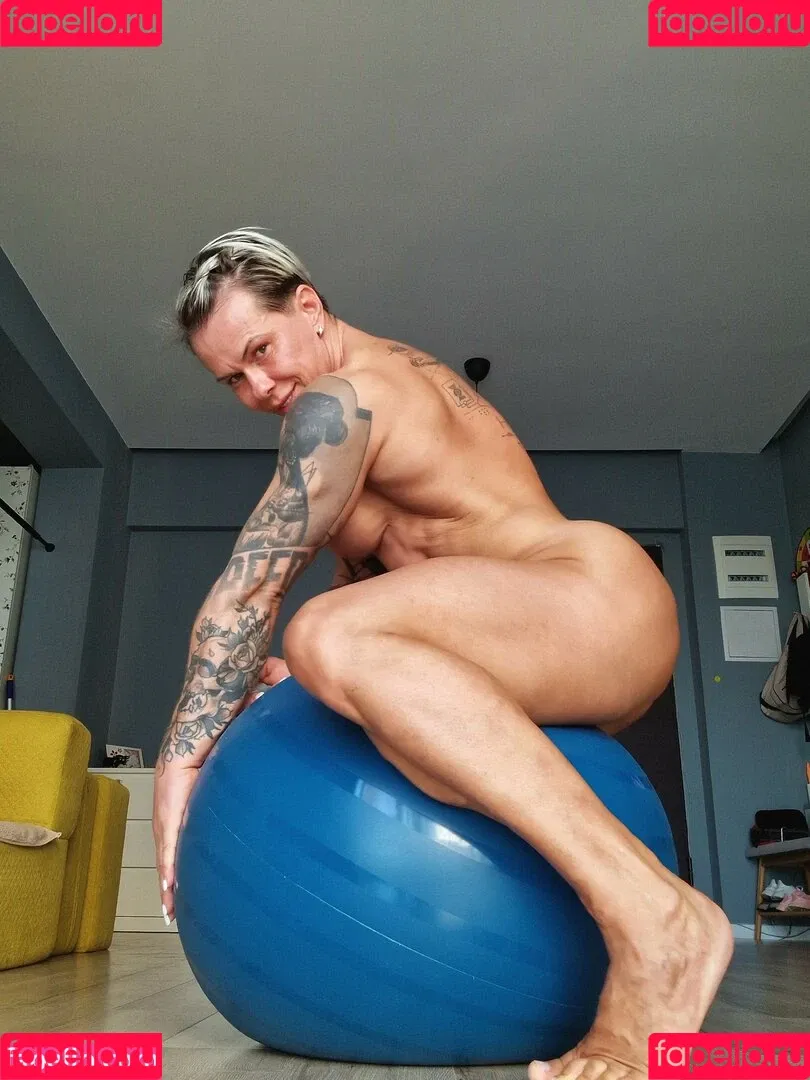 chelseypleasant / crazyxbody / https: / musclegirlxxx Onlyfans Photo Gallery 