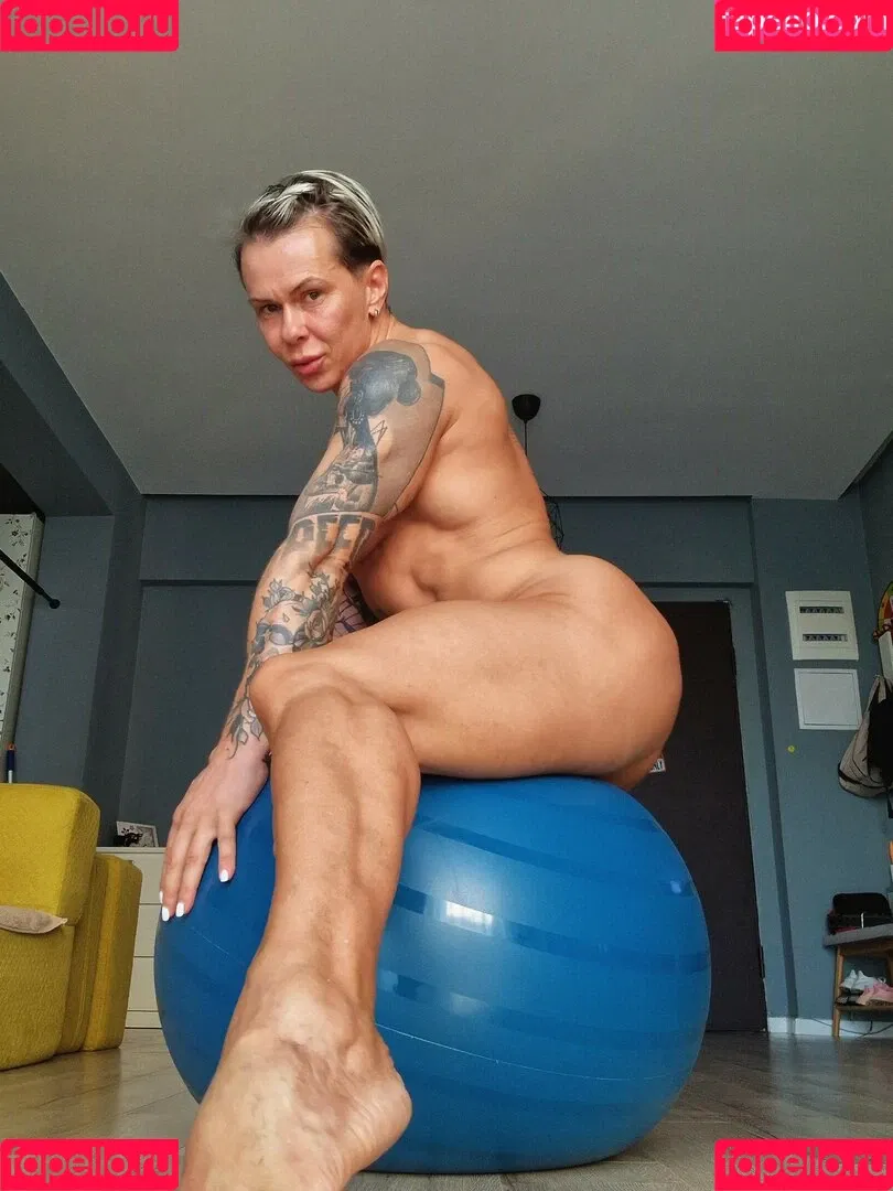 chelseypleasant / crazyxbody / https: / musclegirlxxx Onlyfans Photo Gallery 