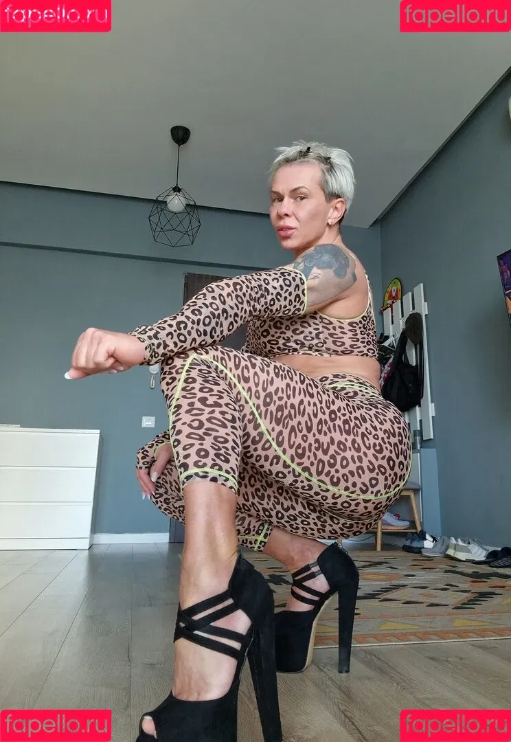 chelseypleasant / crazyxbody / https: / musclegirlxxx Onlyfans Photo Gallery 