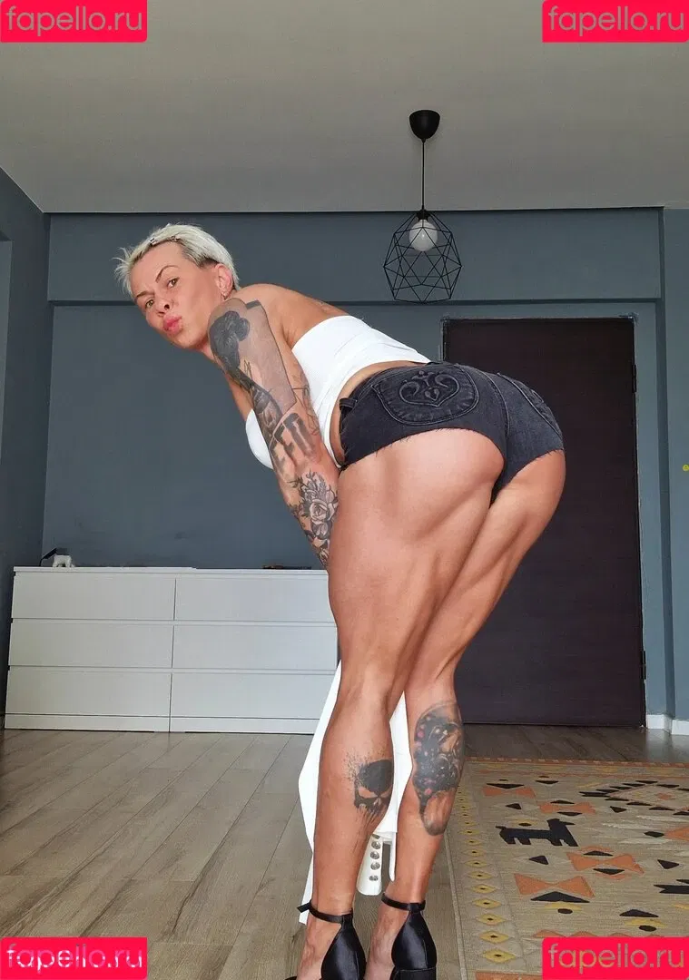chelseypleasant / crazyxbody / https: / musclegirlxxx Onlyfans Photo Gallery 