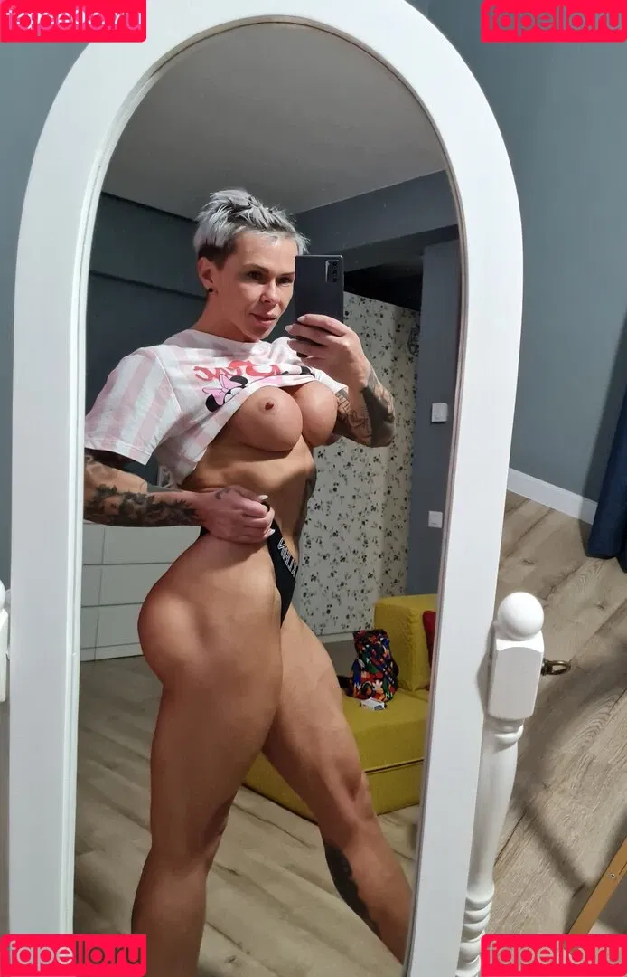 chelseypleasant / crazyxbody / https: / musclegirlxxx Onlyfans Photo Gallery 