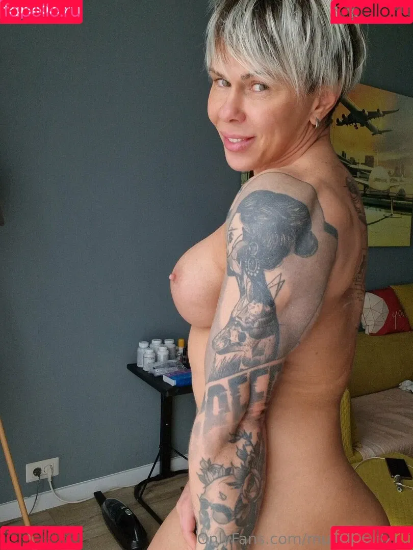 chelseypleasant / crazyxbody / https: / musclegirlxxx Onlyfans Photo Gallery 