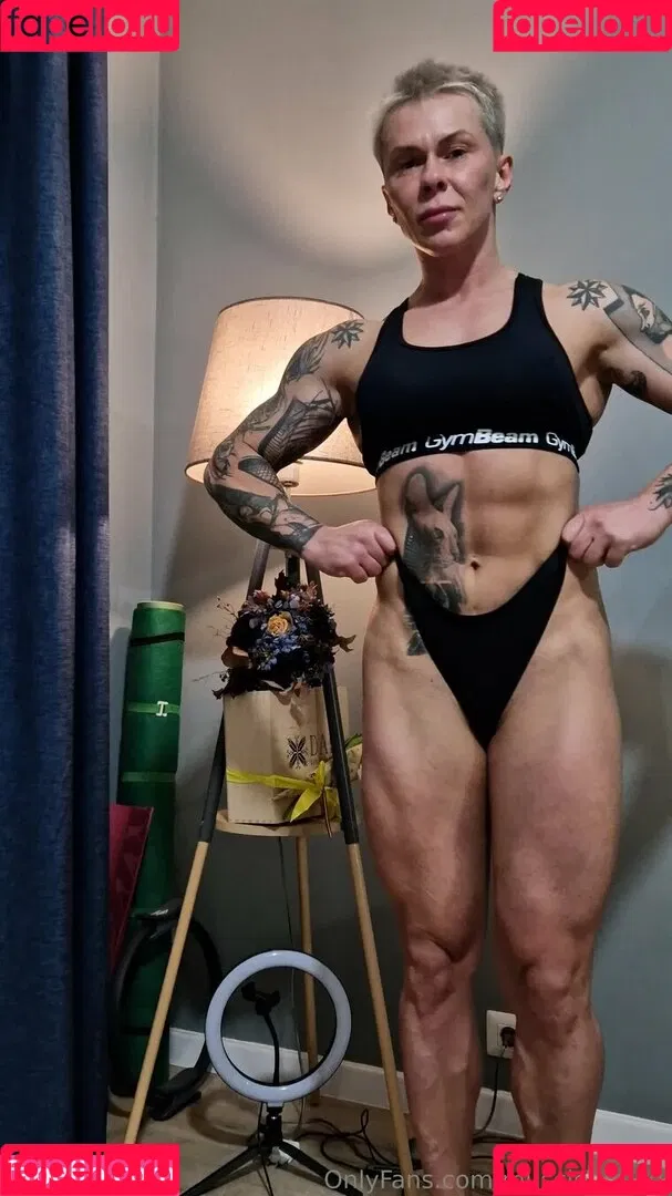 chelseypleasant / crazyxbody / https: / musclegirlxxx Onlyfans Photo Gallery 
