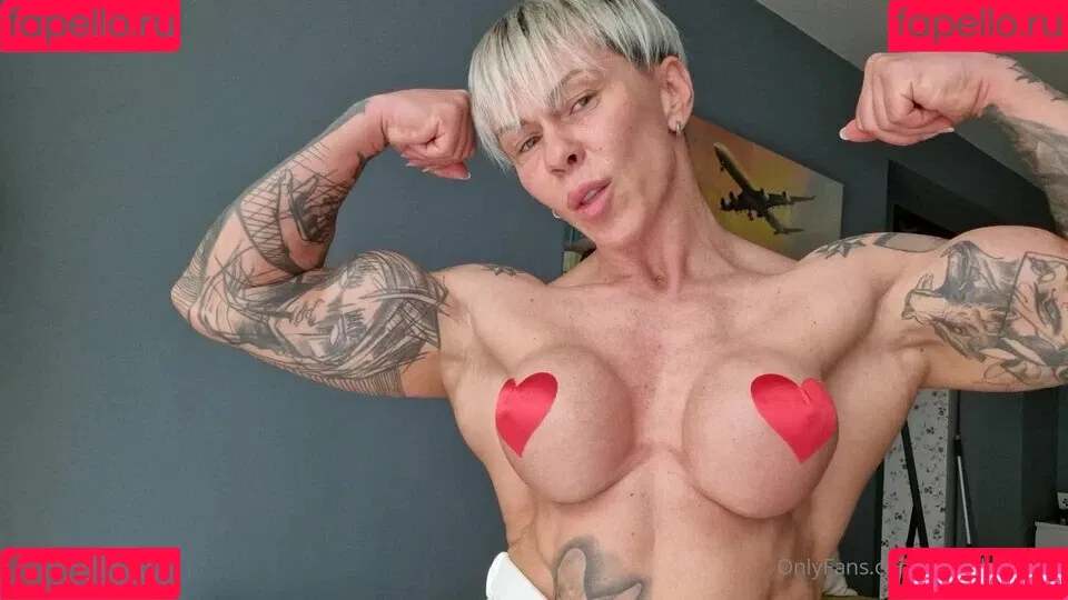 chelseypleasant / crazyxbody / https: / musclegirlxxx Onlyfans Photo Gallery 