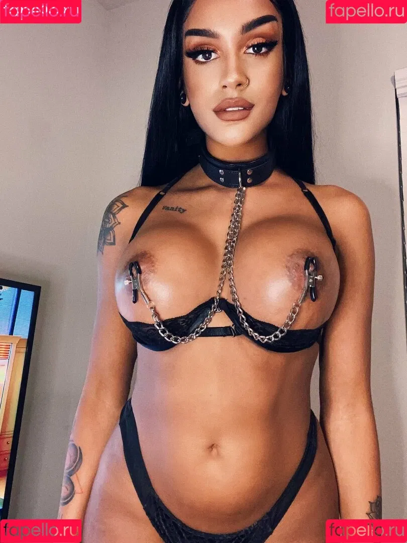 Zoey Sinn / zoeyxsinn Onlyfans Photo Gallery 
