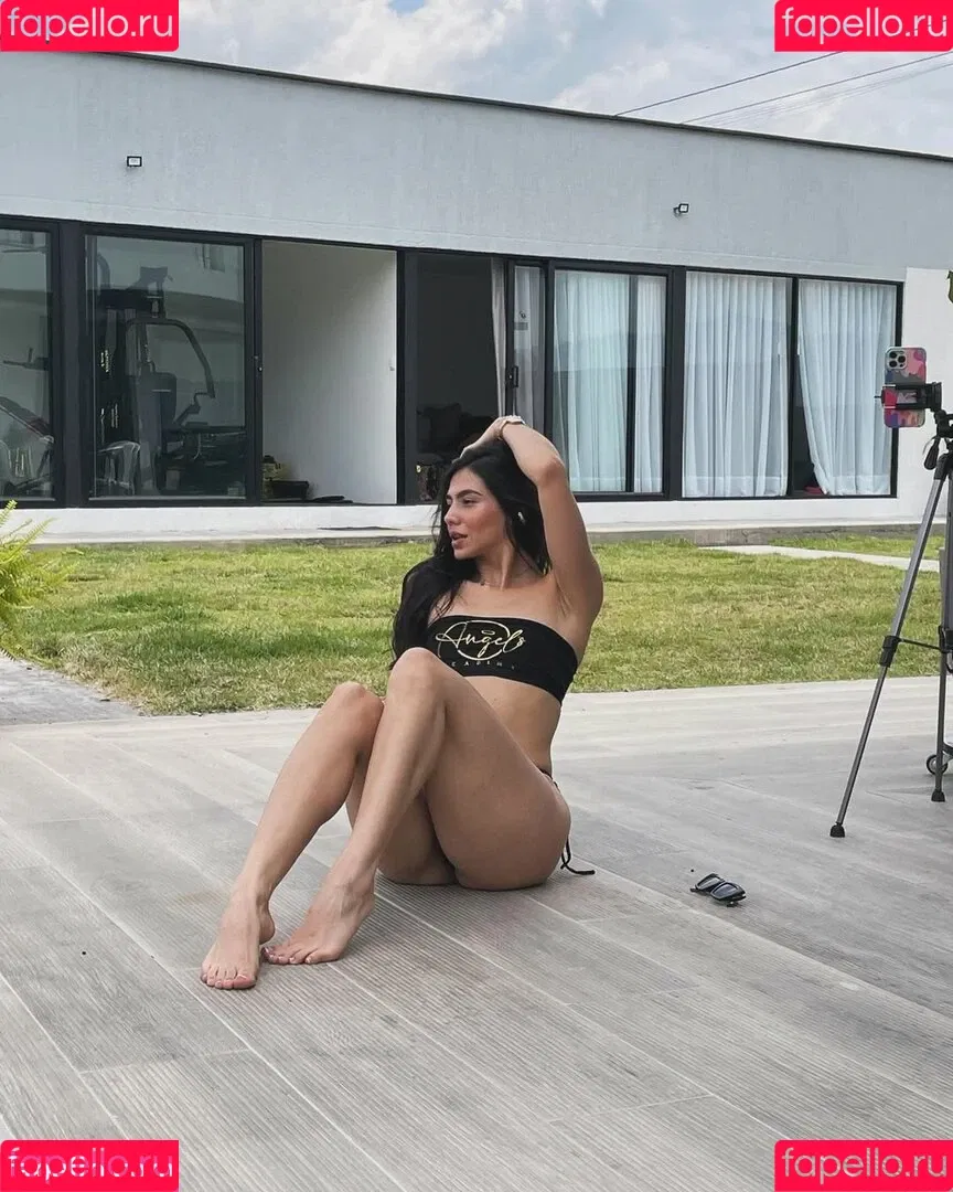 Ella Mancini / ellamancini / manciniella Onlyfans Photo Gallery 