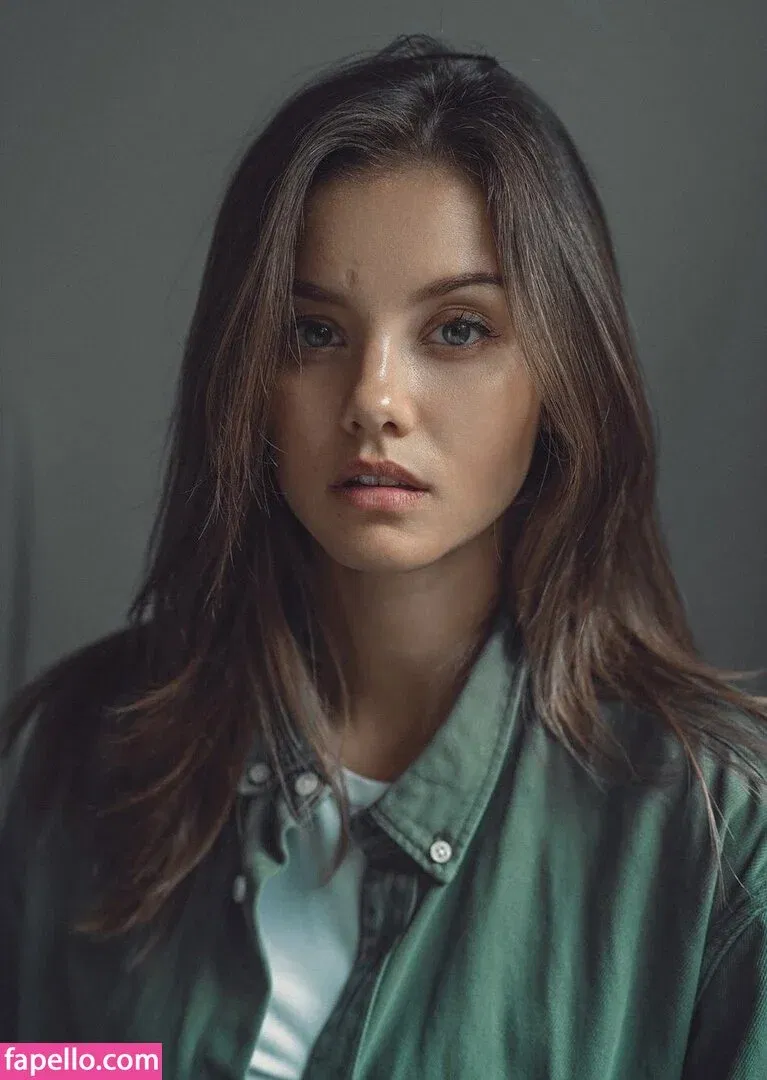 Nicola Cavanis / nicolaca_ Onlyfans Photo Gallery 