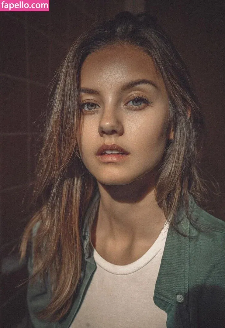 Nicola Cavanis / nicolaca_ Onlyfans Photo Gallery 