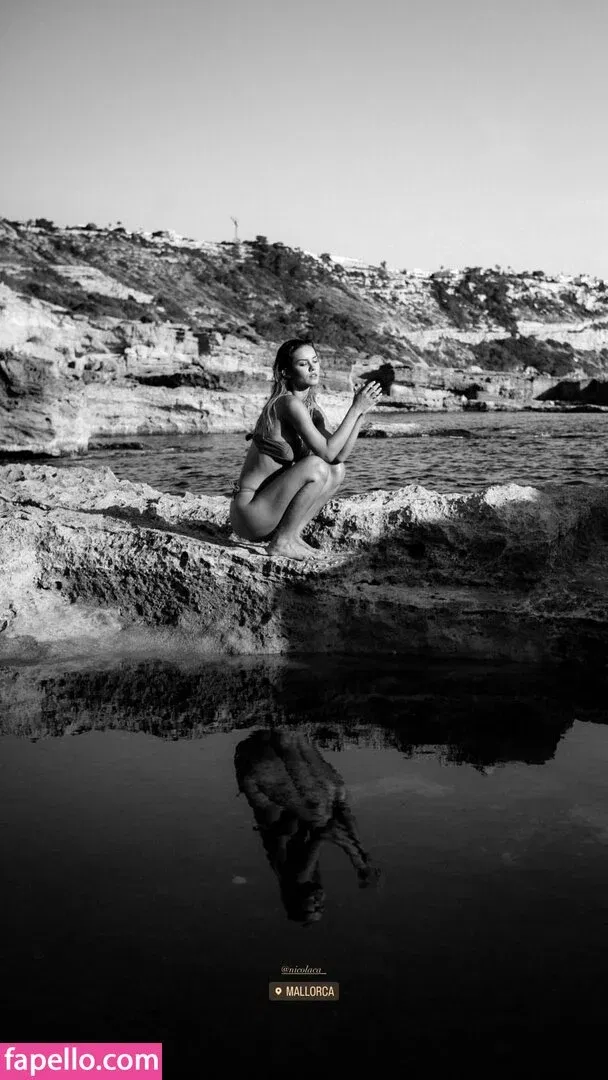 Nicola Cavanis / nicolaca_ Onlyfans Photo Gallery 