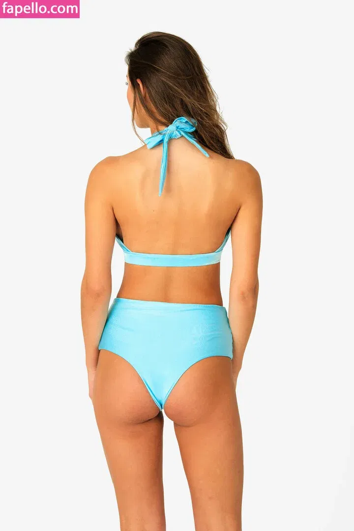 Nicola Cavanis / nicolaca_ Onlyfans Photo Gallery 