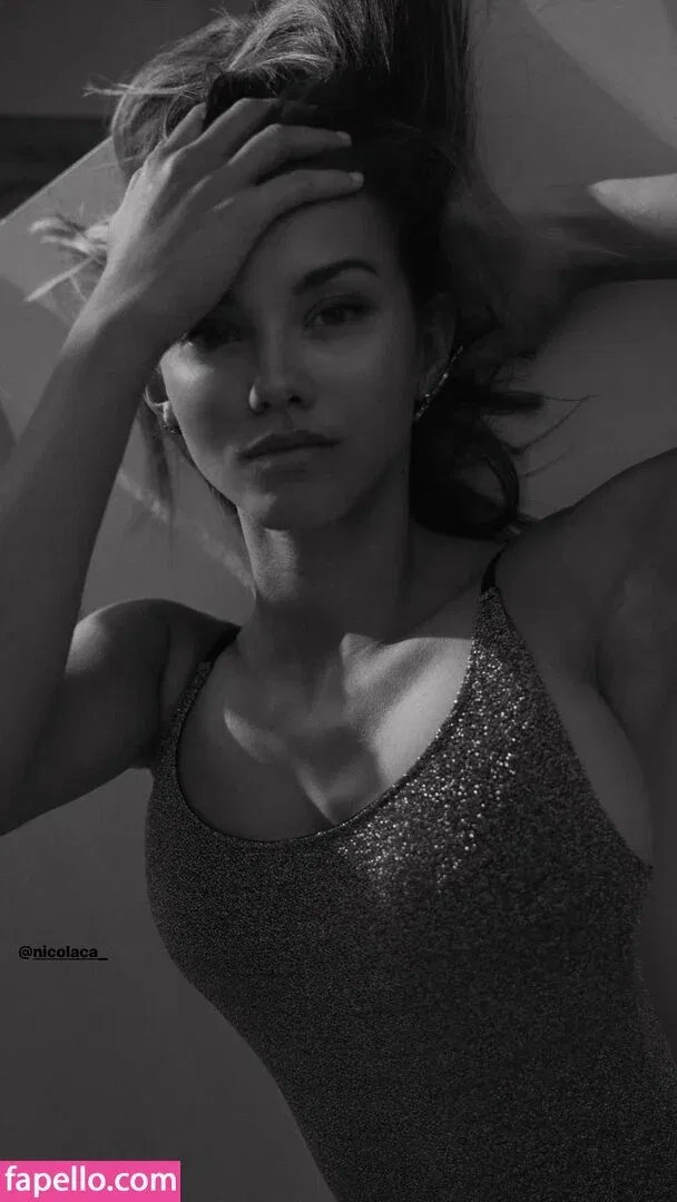 Nicola Cavanis / nicolaca_ Onlyfans Photo Gallery 