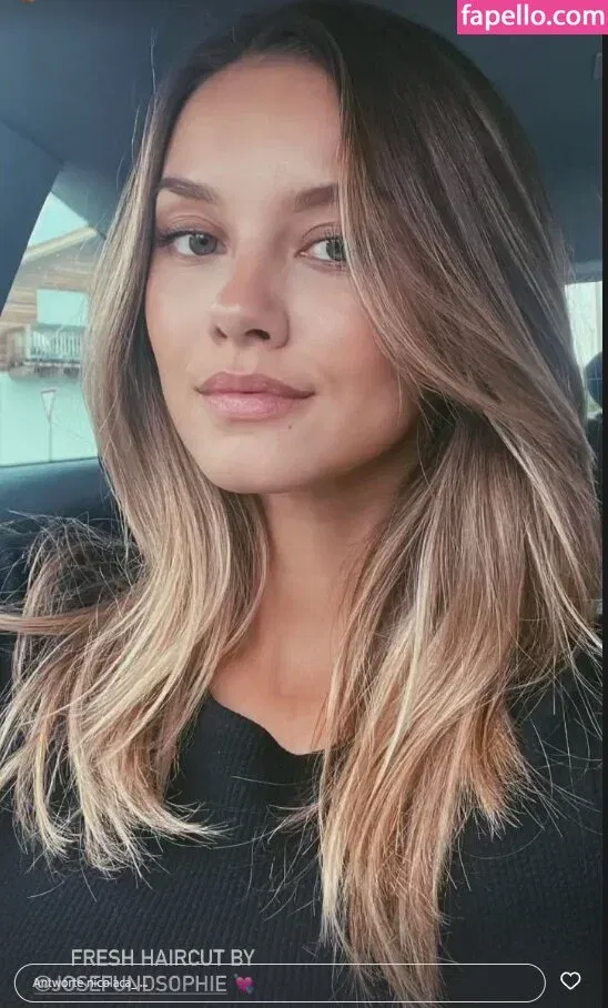 Nicola Cavanis / nicolaca_ Onlyfans Photo Gallery 