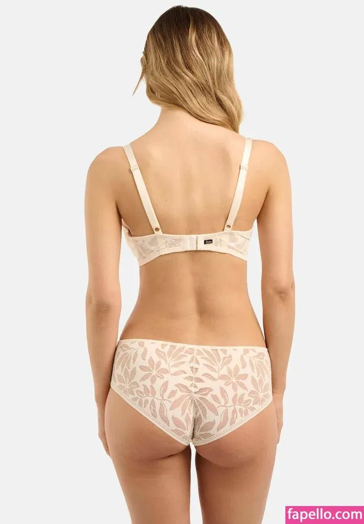 Nicola Cavanis / nicolaca_ Onlyfans Photo Gallery 