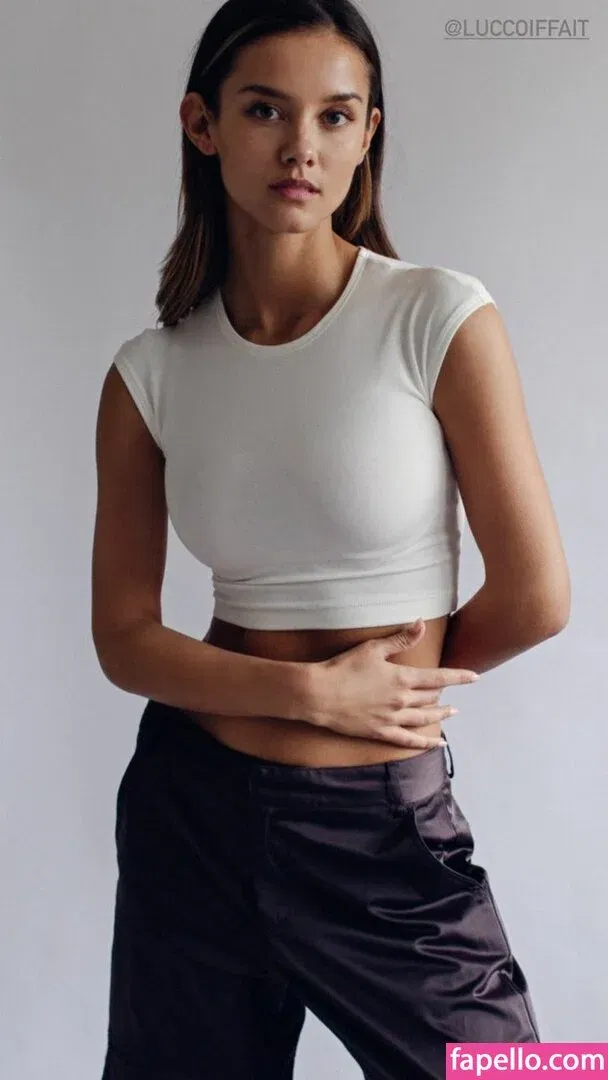 Nicola Cavanis / nicolaca_ Onlyfans Photo Gallery 