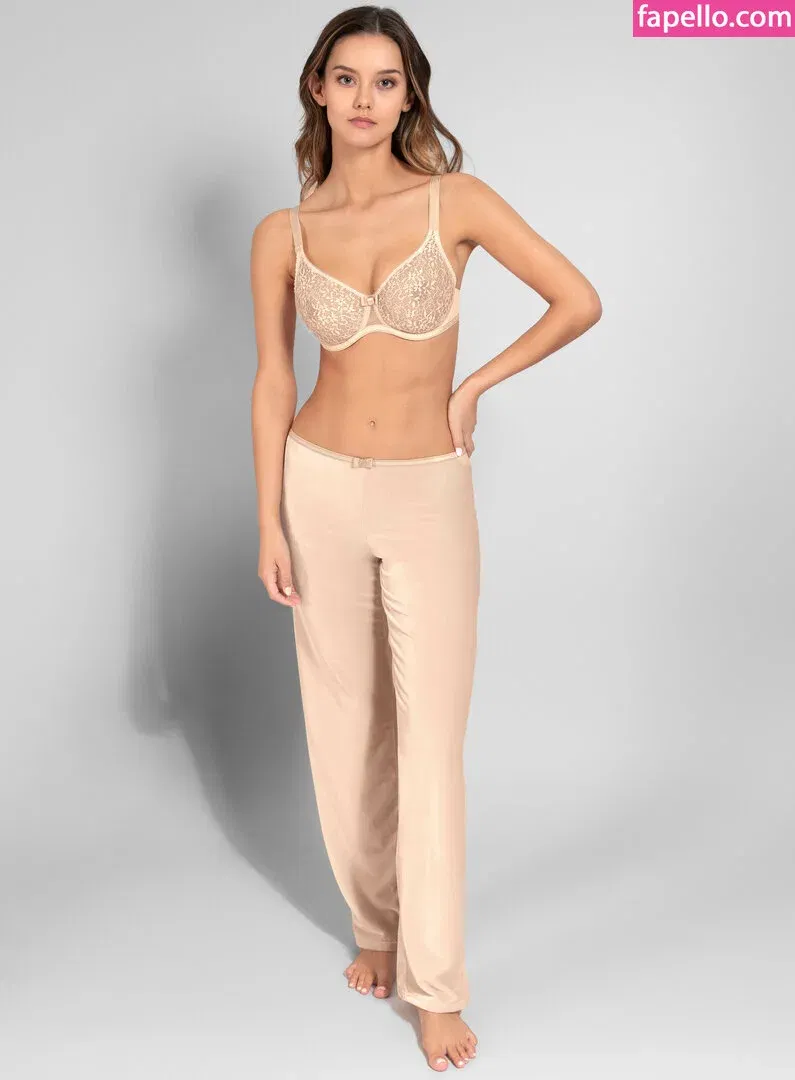 Nicola Cavanis / nicolaca_ Onlyfans Photo Gallery 