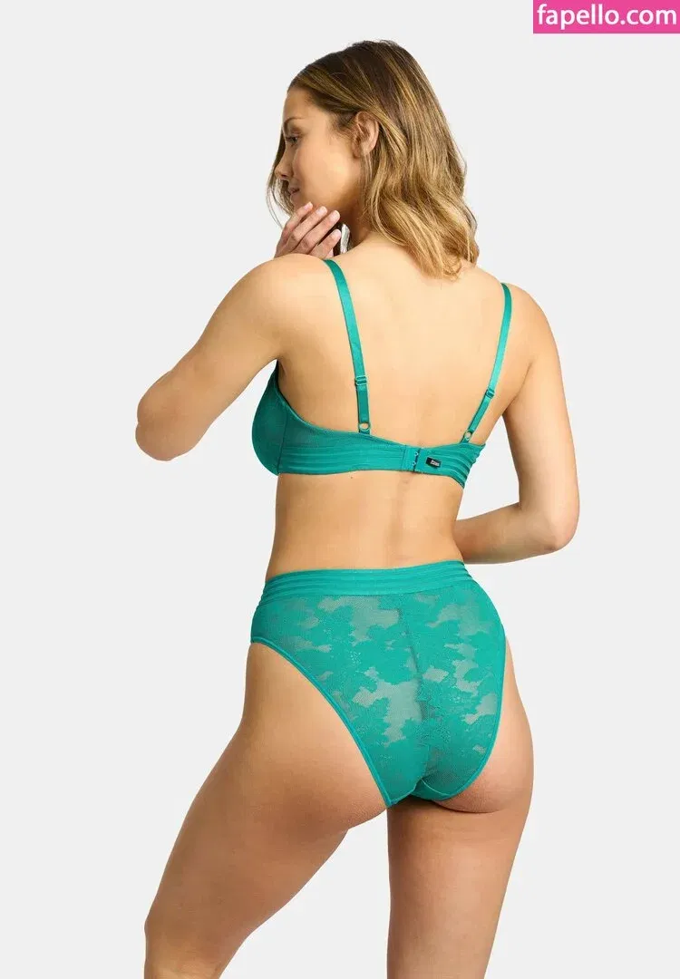 Nicola Cavanis / nicolaca_ Onlyfans Photo Gallery 