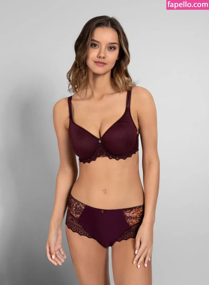 Nicola Cavanis / nicolaca_ Onlyfans Photo Gallery 