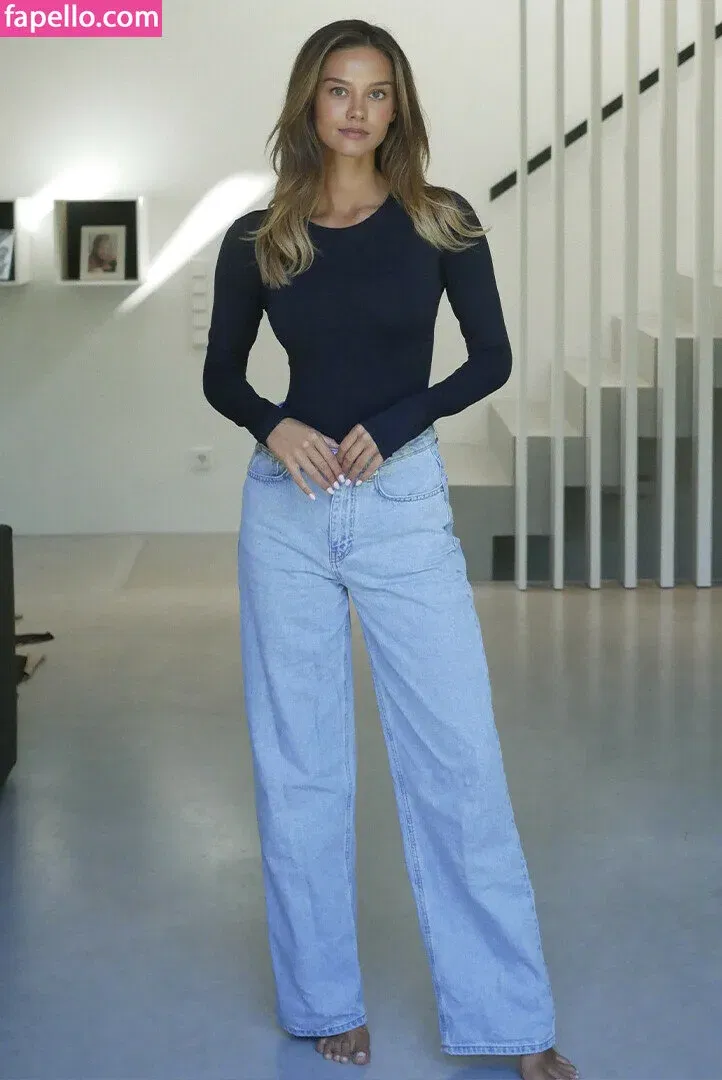 Nicola Cavanis / nicolaca_ Onlyfans Photo Gallery 