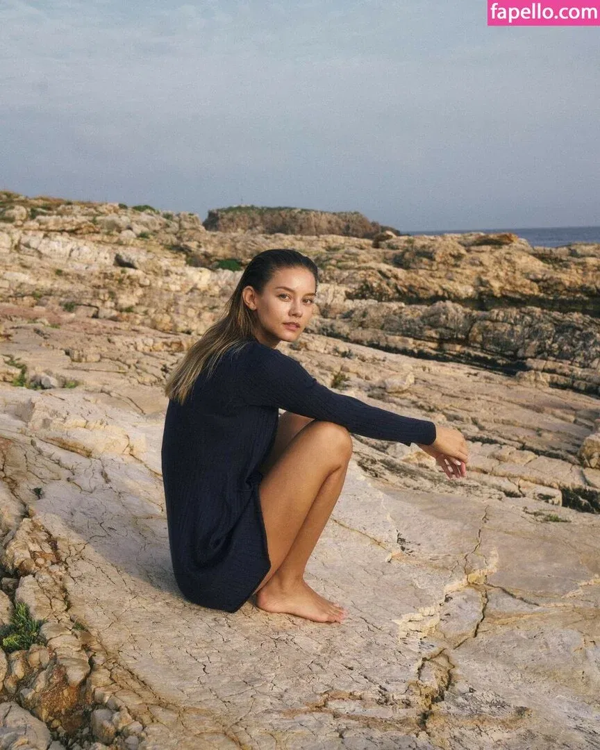 Nicola Cavanis / nicolaca_ Onlyfans Photo Gallery 