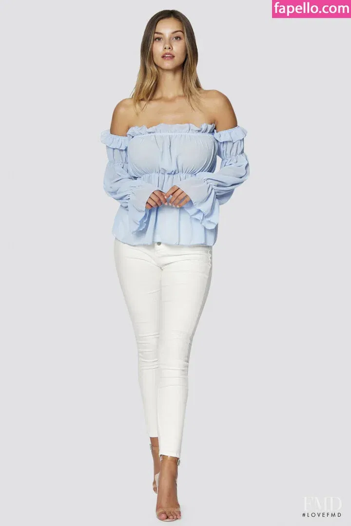 Nicola Cavanis / nicolaca_ Onlyfans Photo Gallery 