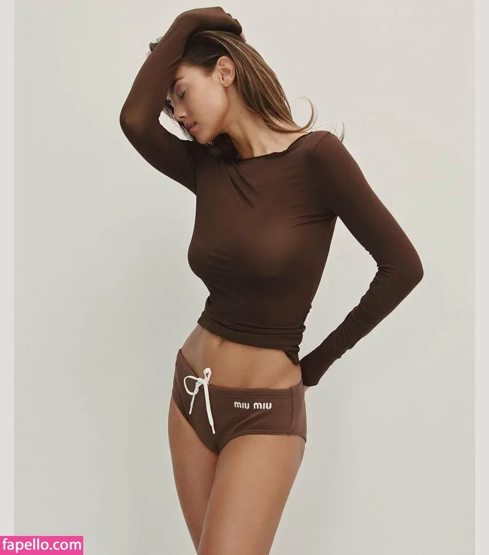 Nicola Cavanis / nicolaca_ Onlyfans Photo Gallery 