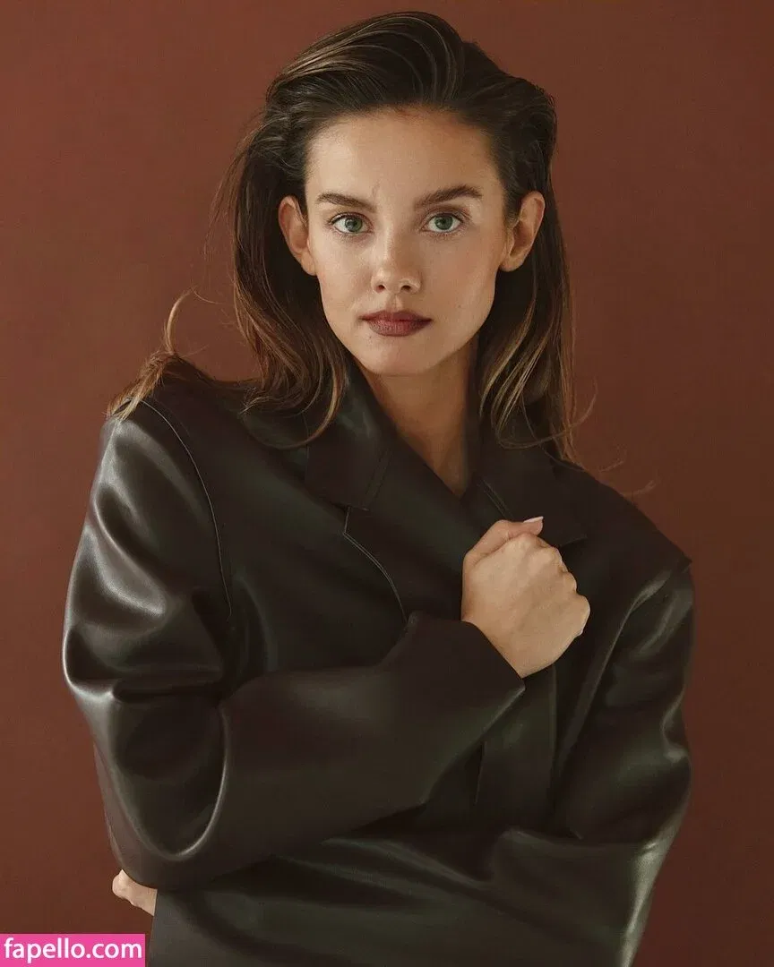 Nicola Cavanis / nicolaca_ Onlyfans Photo Gallery 