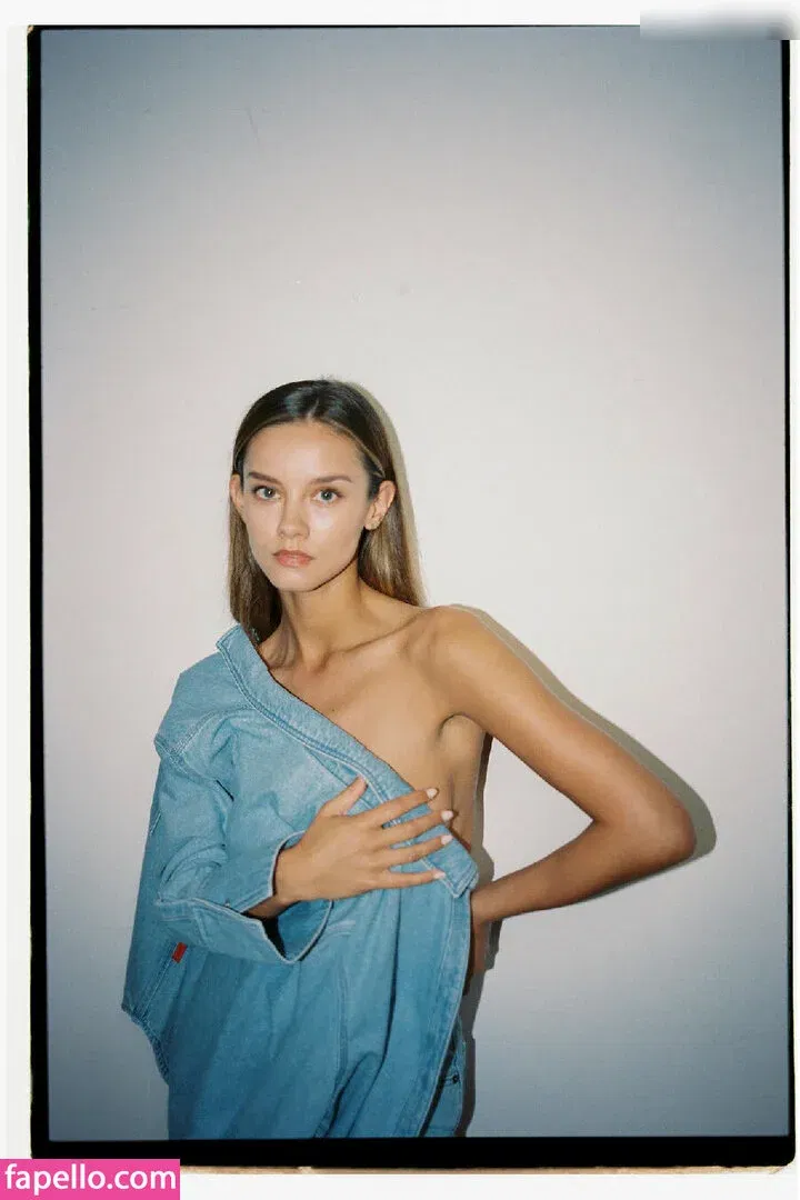 Nicola Cavanis / nicolaca_ Onlyfans Photo Gallery 