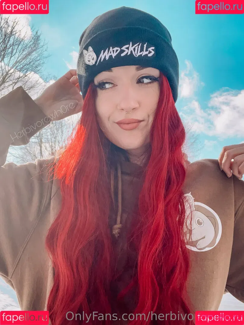 herbivorewh0re / theashleyr0se Onlyfans Photo Gallery 