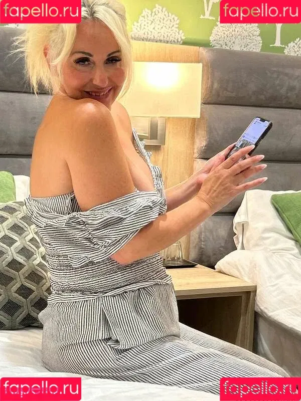 Jan Burton / jan.burton / jan_burton / jan_burton1 / janburton Onlyfans Photo Gallery 