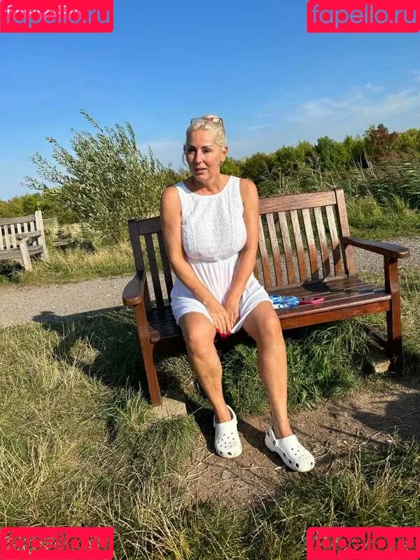 Jan Burton / jan.burton / jan_burton / jan_burton1 / janburton Onlyfans Photo Gallery 
