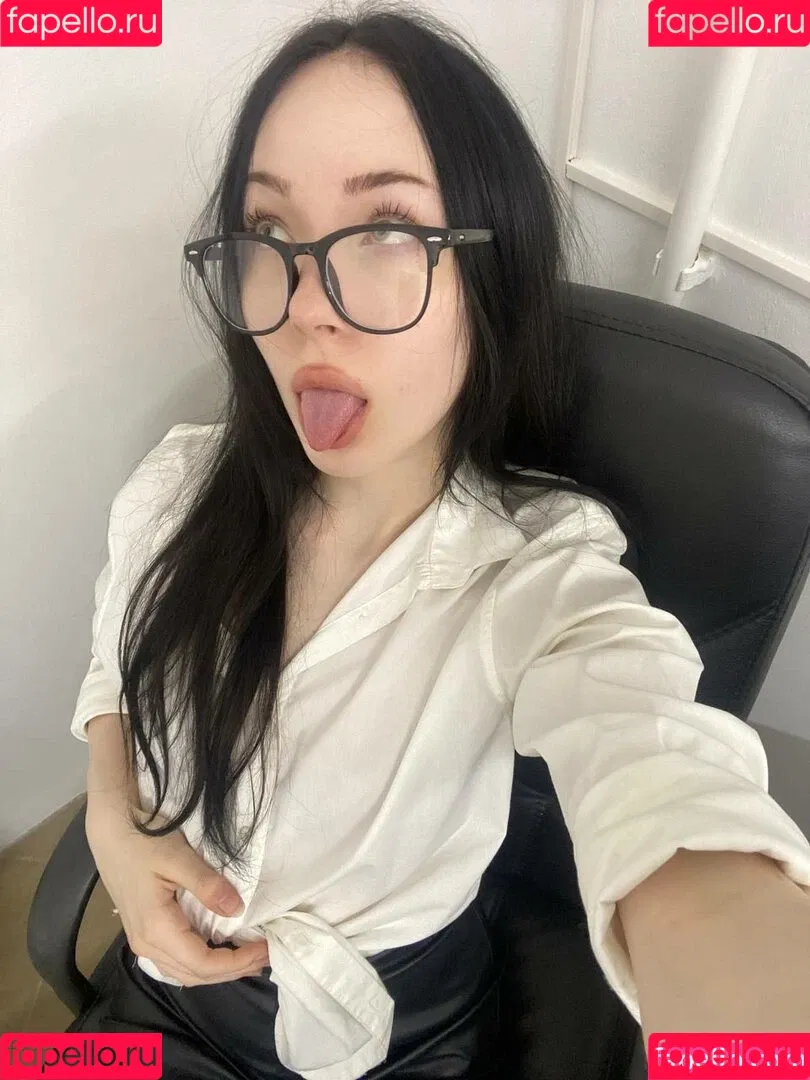 asmrjanina / aswrina / aswrinna / jokeitsmee / lovikit / асверина / асверинка Onlyfans Photo Gallery 