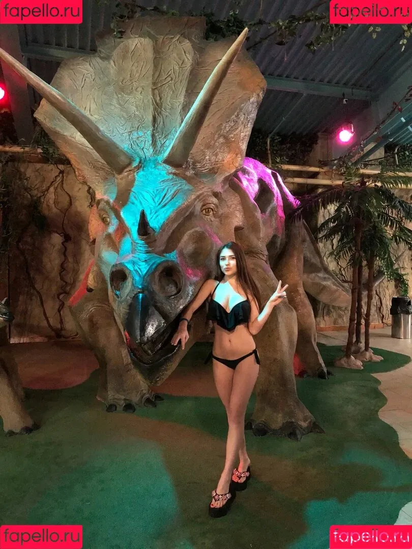 Niemira / _niemiraofficial_ Onlyfans Photo Gallery 